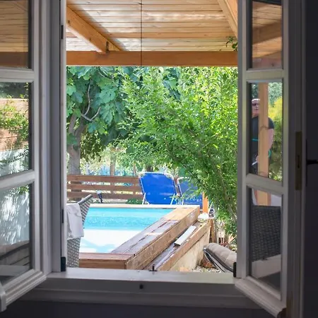 Bay Apartman Pefkári