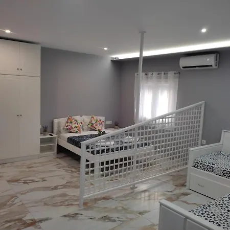 Apartment Bay *