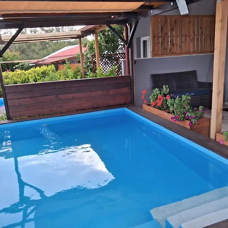 Apartment Bay *