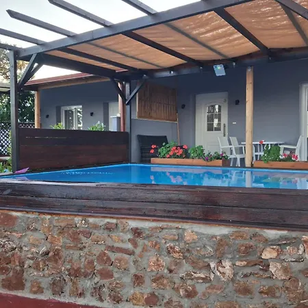 Apartment Bay Pefkari